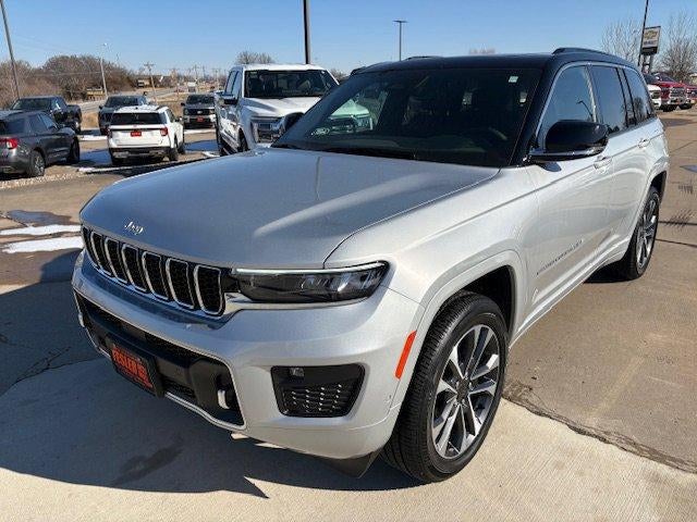 2024 Jeep Grand Cherokee Overland in Silver — front three-quarter view