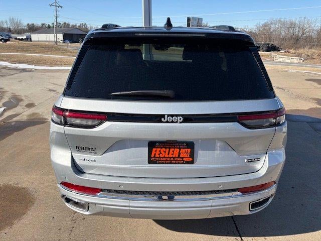 2024 Jeep Grand Cherokee — detail view